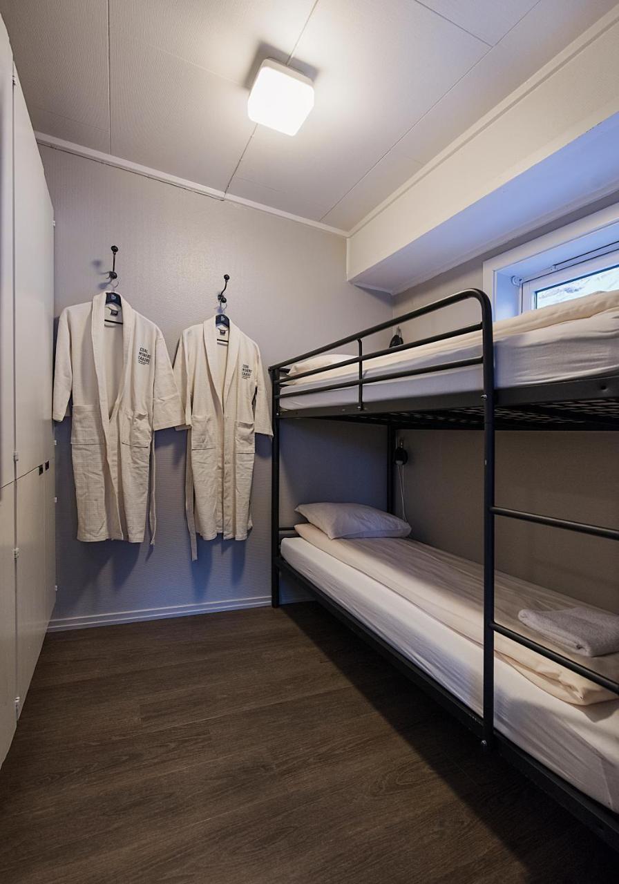 Coal Miners' Cabins Лонгйир Экстерьер фото